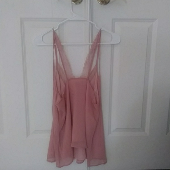 ❌SOLD❌NWT. Dusty pink lace cami. - Picture 4 of 8